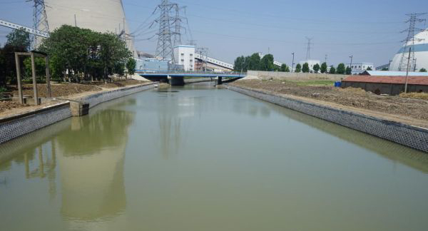 蔷薇河自嵌式挡墙施工后 蔷薇河自嵌式挡墙施工后